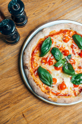 Frische Pizza Im Restaurant Mio Speyer In Der Altstadt Fotograf Studio Sipz Tim Ebert
